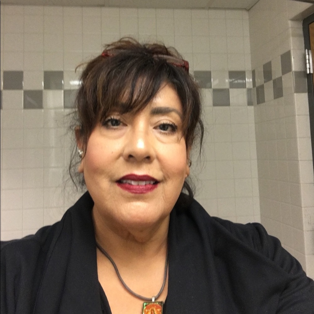 Meet your Posher, Leticia